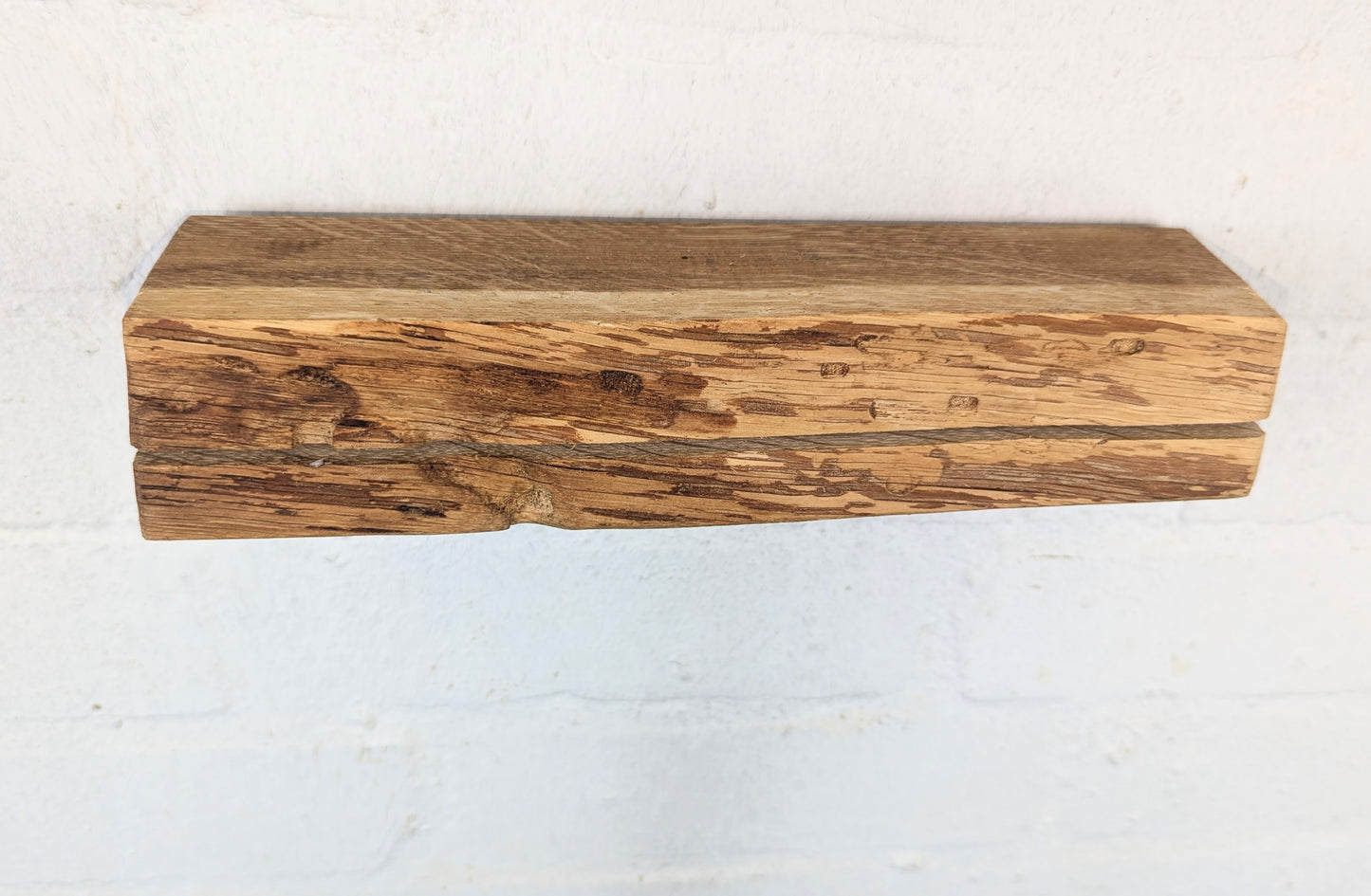 Schlüsselbrett aus Holz.
So einfach kann Ordnung sein!
Und weil es Spaß macht, macht ihr es auch (ja, auch die Person, von der ihr gerade denkt: „Never, der nicht!“).
Nie wieder den Schlüssel suchen.
www.schönesding.de