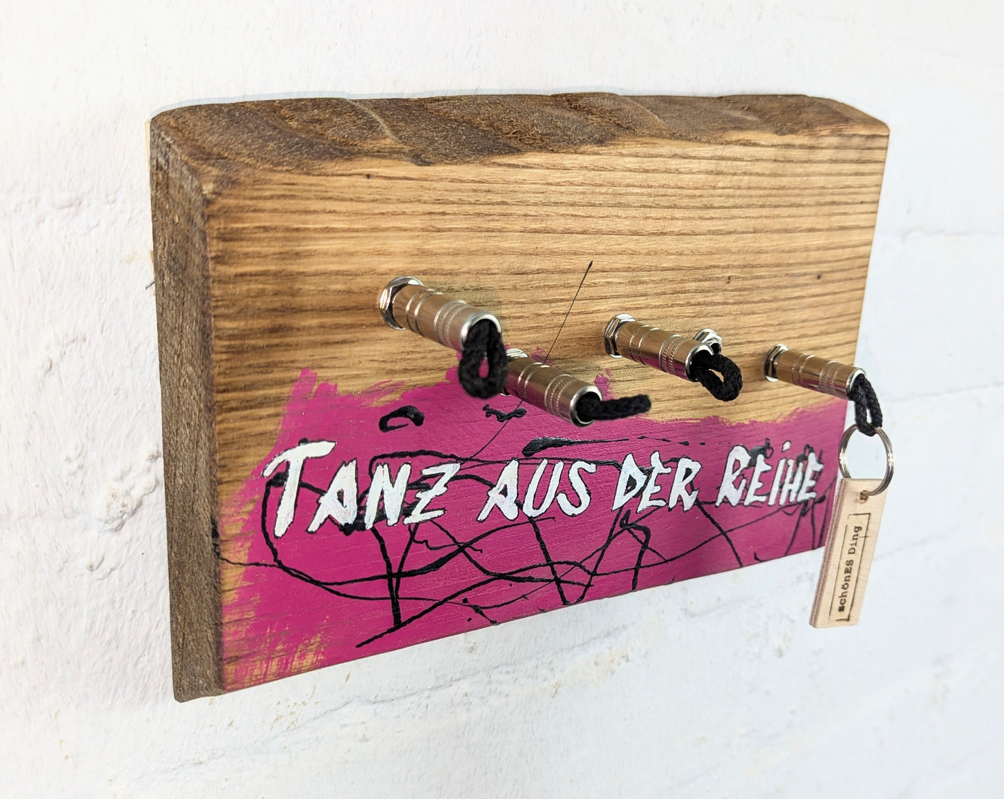 Tanz aus der Reihe - Schlüsselbrett aus Eiche mit Klinkensteckern