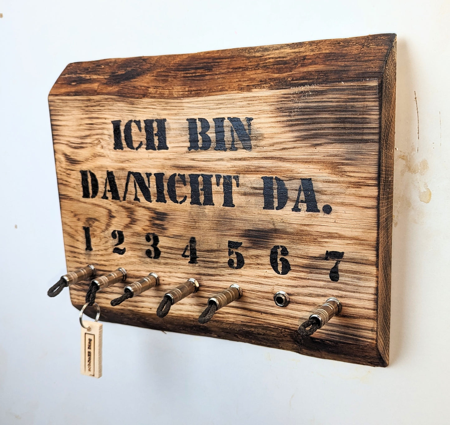 Da/Nicht da - 7er - Schlüsselbrett aus Eiche mit Klinkensteckern