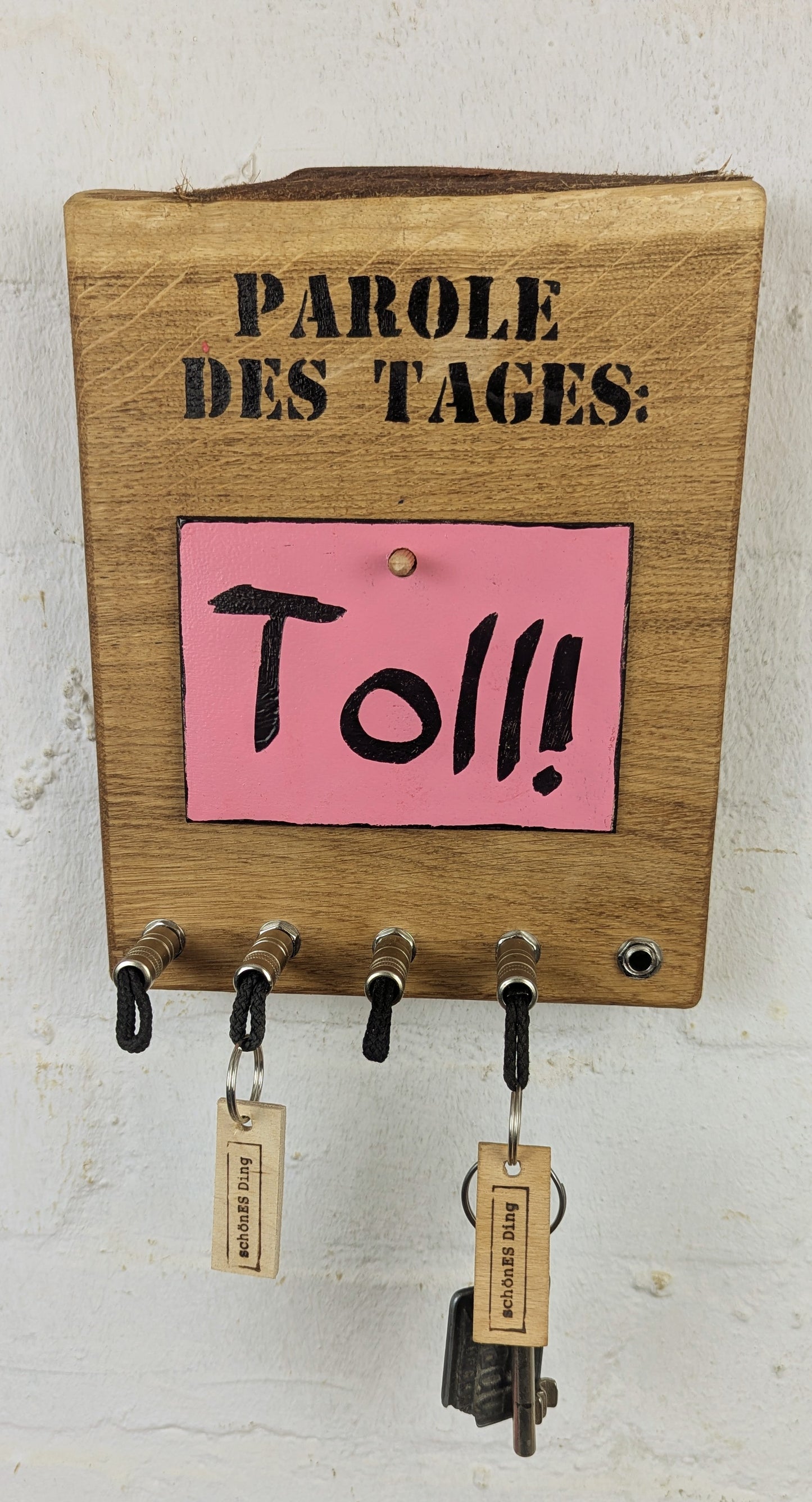 Parole des Tages - Schlüsselbrett aus Eiche mit Klinkensteckern
