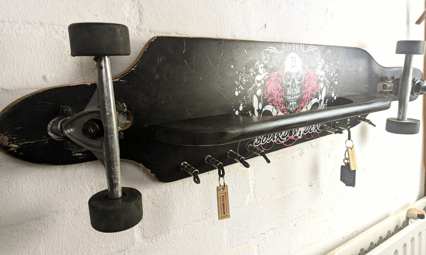 Longboard-Board - Schlüsselbrett aus einem Skateboard mit Klinkensteckern